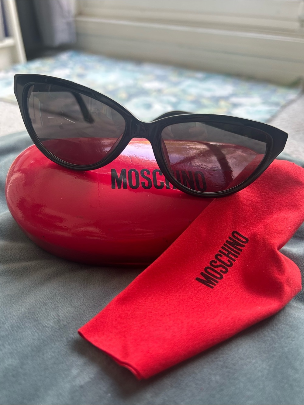 Moschino Black Cat-Eye Sunglasses with Red Case and Pouch